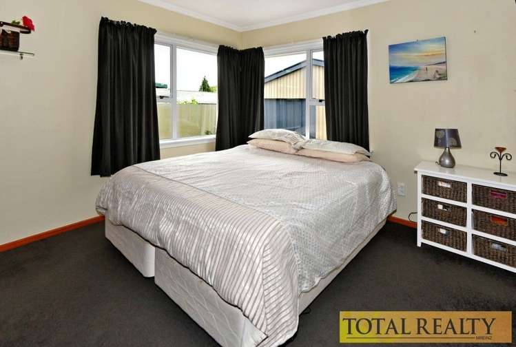 72 Blankney Street Hornby_11