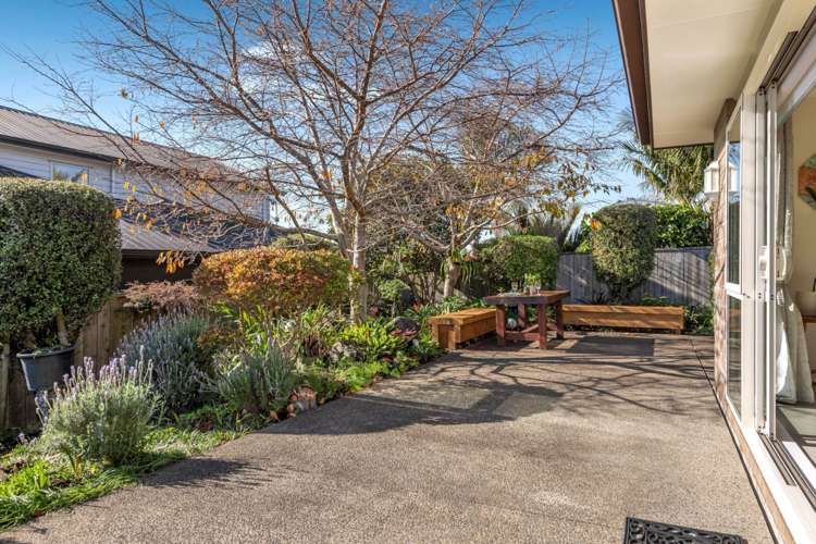 1 Defender Crescent Beachlands_20