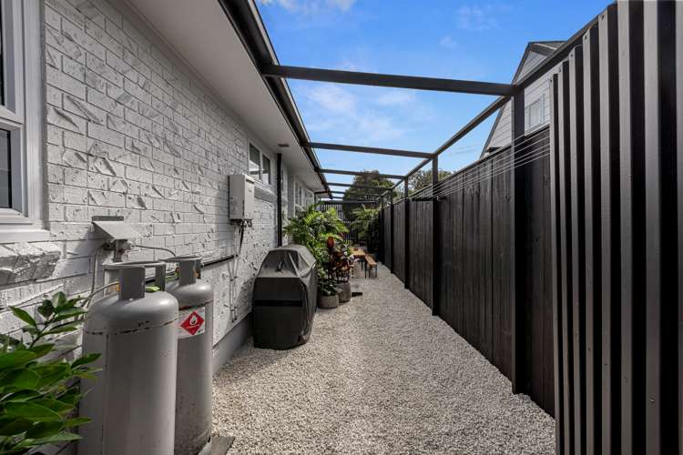 17 Ridgemount Rise Mangere Bridge_18