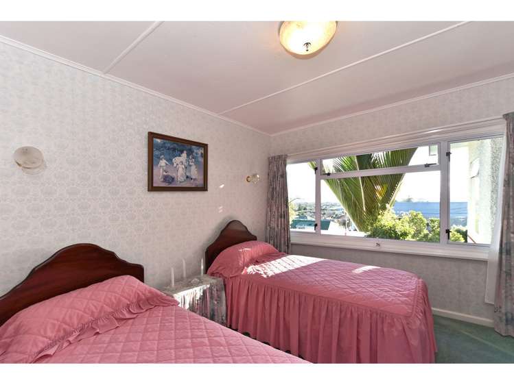 197 The Ridgeway Stoke_13