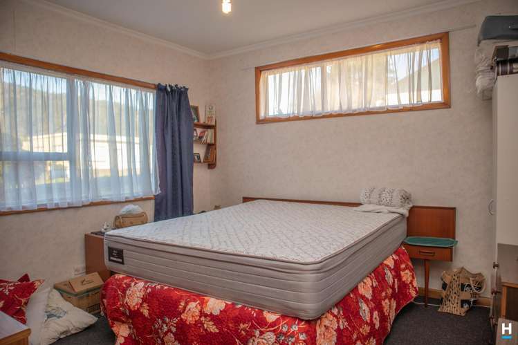 1 Ross Street Dunollie_11