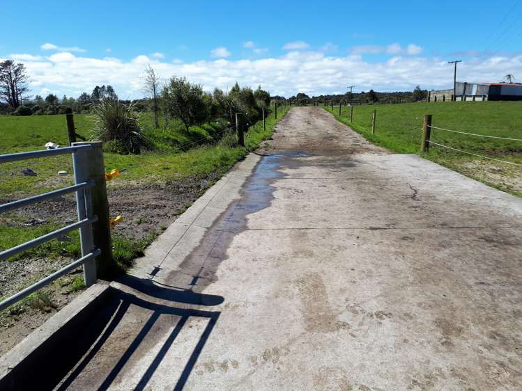 1971 Egmont Road Kaimiro_12