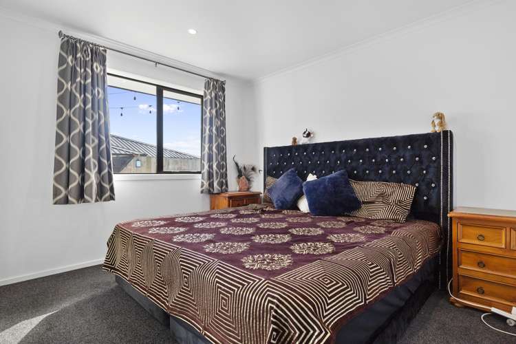 10 Inuwai Street Glenview_8