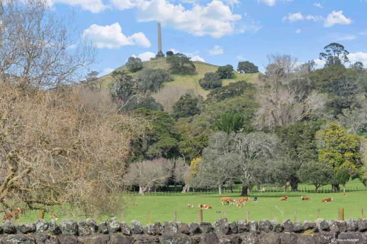 2f Golf Road Epsom_15