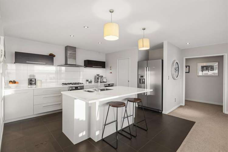 23D Kings Avenue Matua_12
