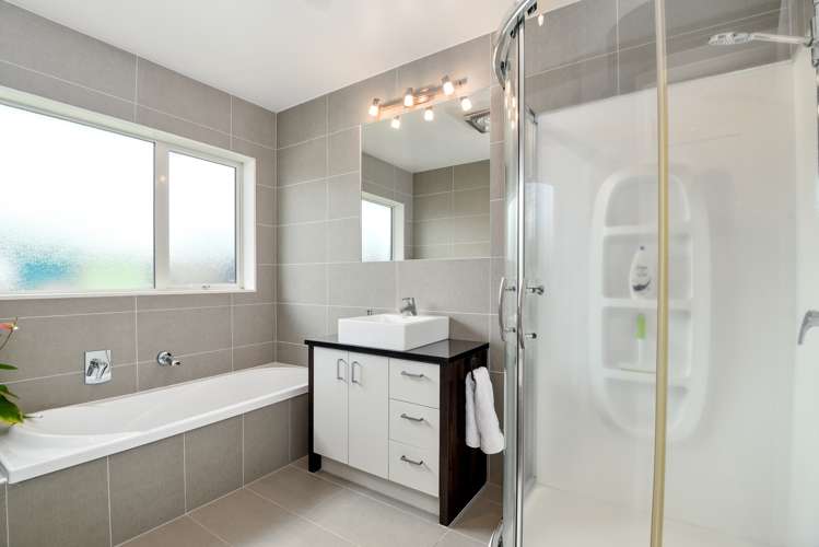 32 Carroll Place Owhata_16