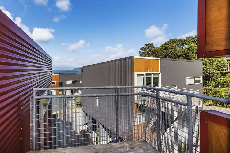 2/2 Onslow Road Khandallah_8