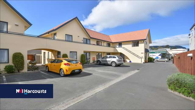 Be In Business For Yourself, But Not By Yourself