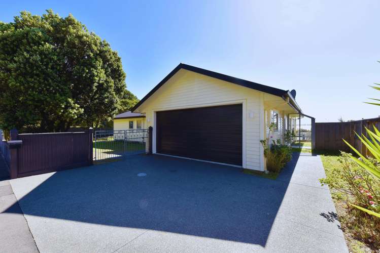 5 Main Road Redcliffs_19
