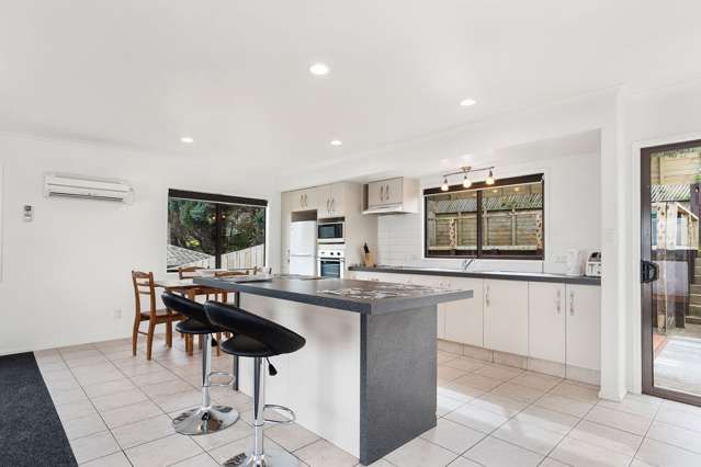 11 Meander Drive Welcome Bay_4