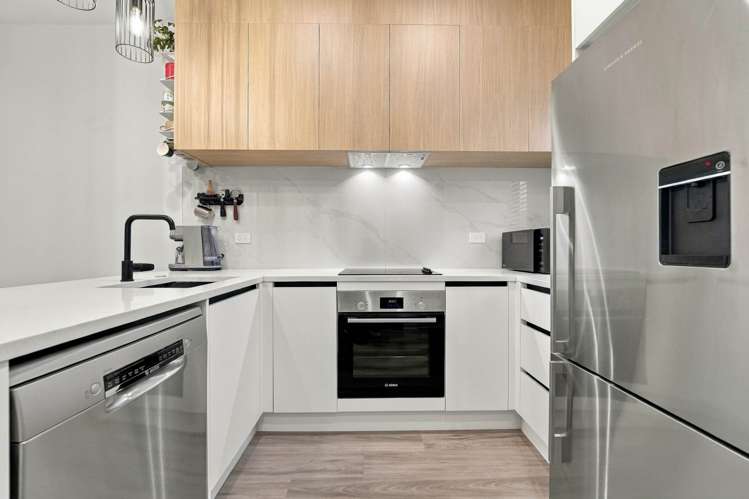 18 Kiato Lane Flat Bush_11