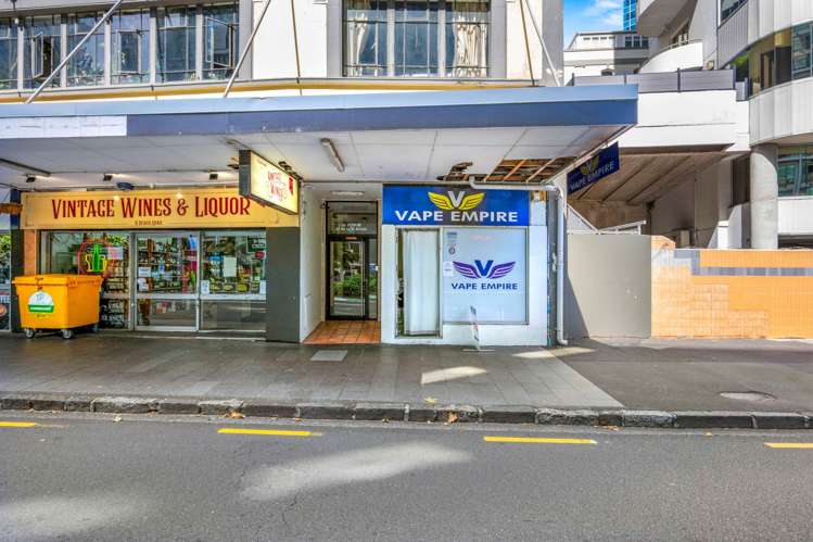 Unit J/11 Beach Road City Centre_1