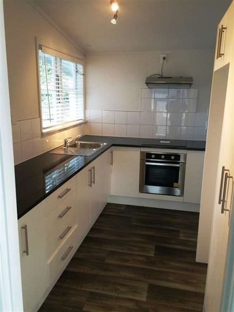 13 Lincoln Road Manurewa_3