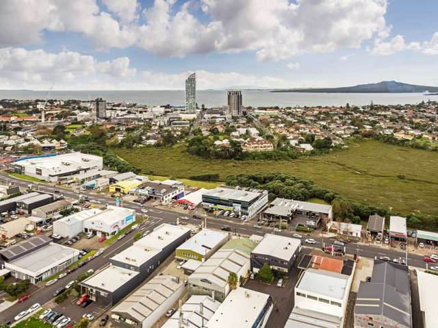 B1/34 Barrys Point Road Takapuna_1