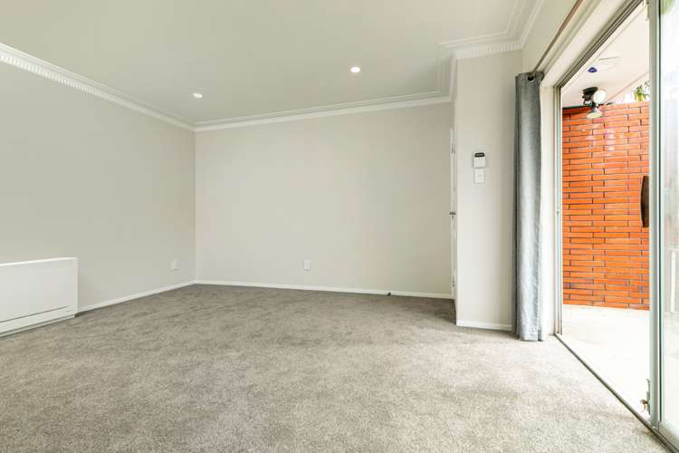 2/1 Takapu Street Henderson_7