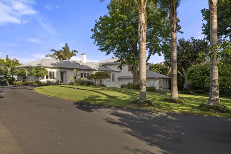 1 Marine Parade Piha_29