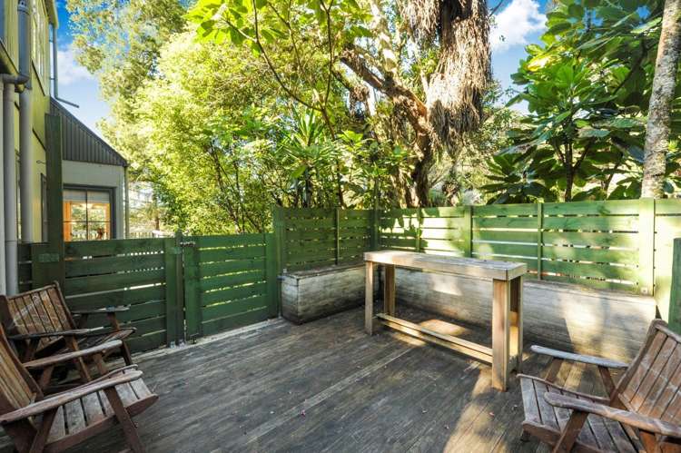 207 Laingholm Drive Laingholm_15