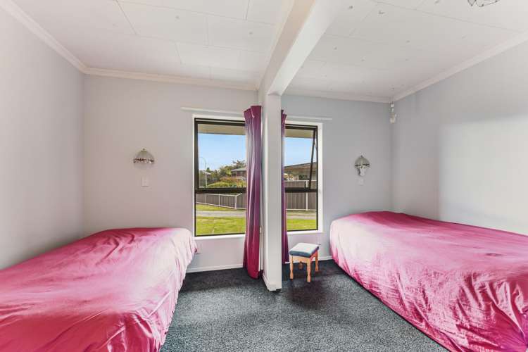 27 Browning Crescent Stoke_12