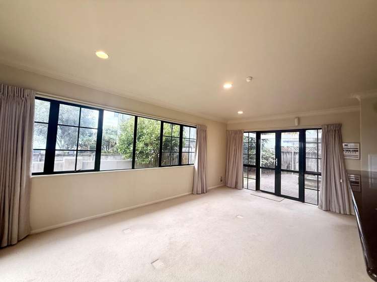 2 Beach Road 10688_11