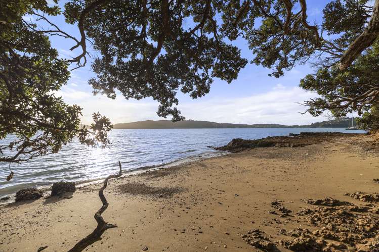 99 Donald Bruce Road Surfdale_19