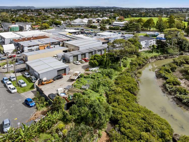 8 Riverbank Road and 7 Cunard Street New Lynn_7