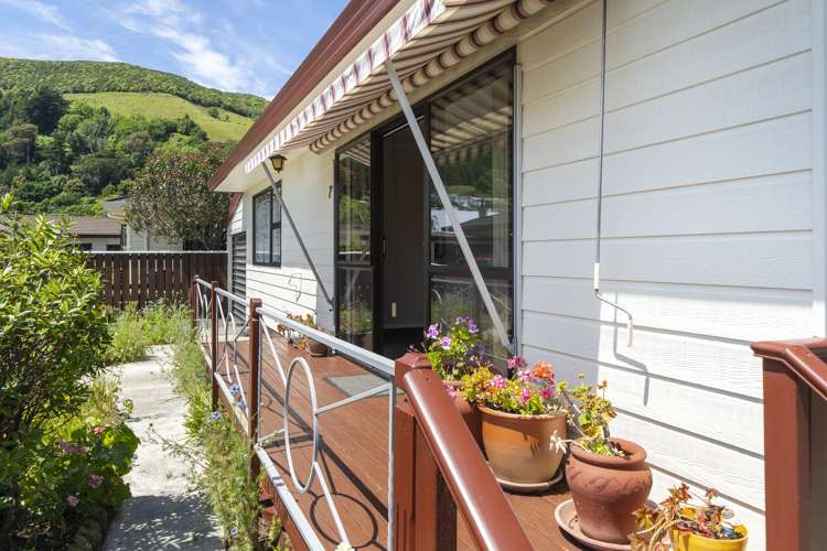 7 Brydon Way The Wood_11