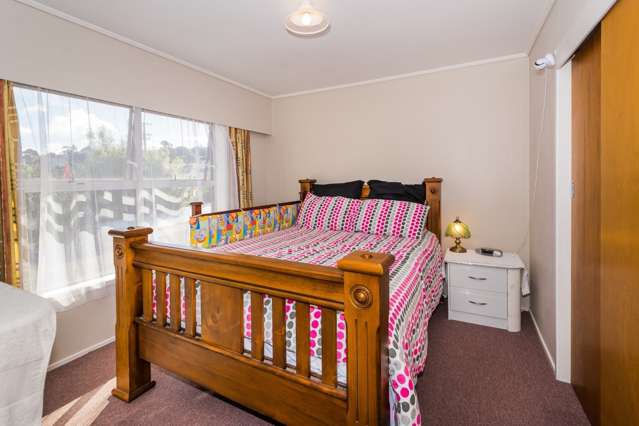 2/2 Lambrown Drive Totara Vale_4