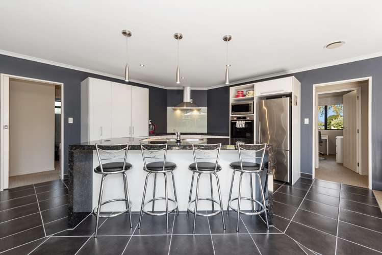 48 Wiltshire Drive Huntington_8