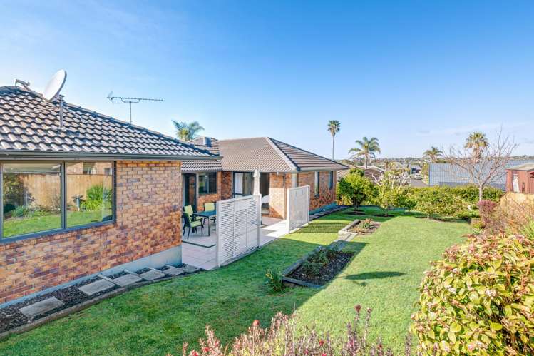 49 Chesterfield Way Orewa_22