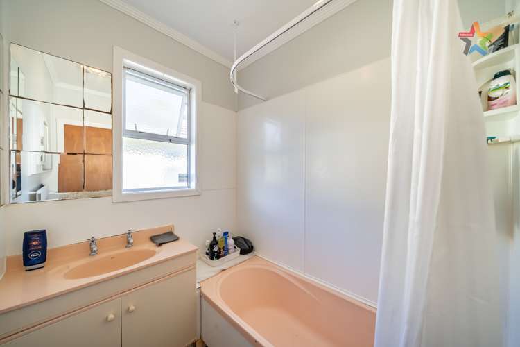 88 Main Road Wainuiomata_12