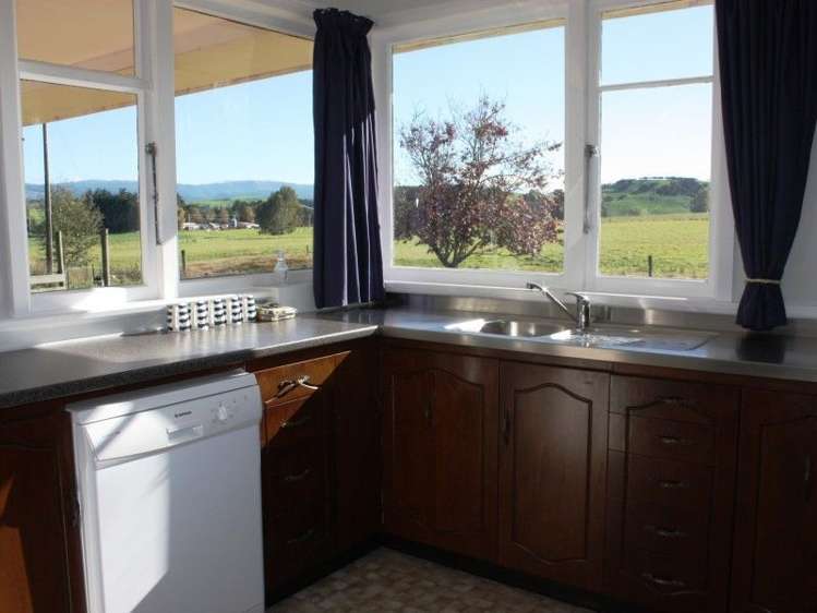 7 Cemetery Road North Clinton and Surrounds_4