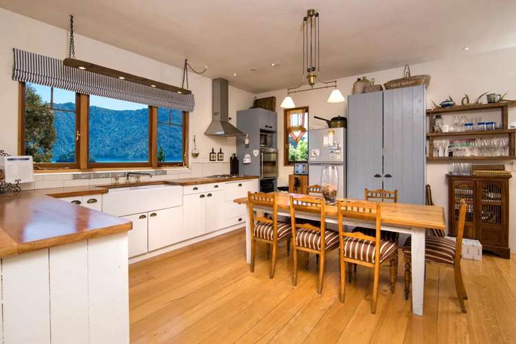 444 Port Underwood Road Whatamango Bay_10