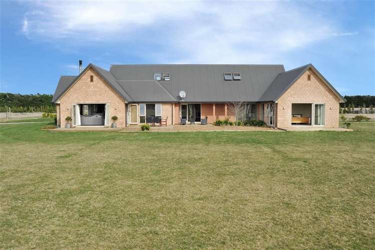 2195 South Eyre Road West Eyreton_34