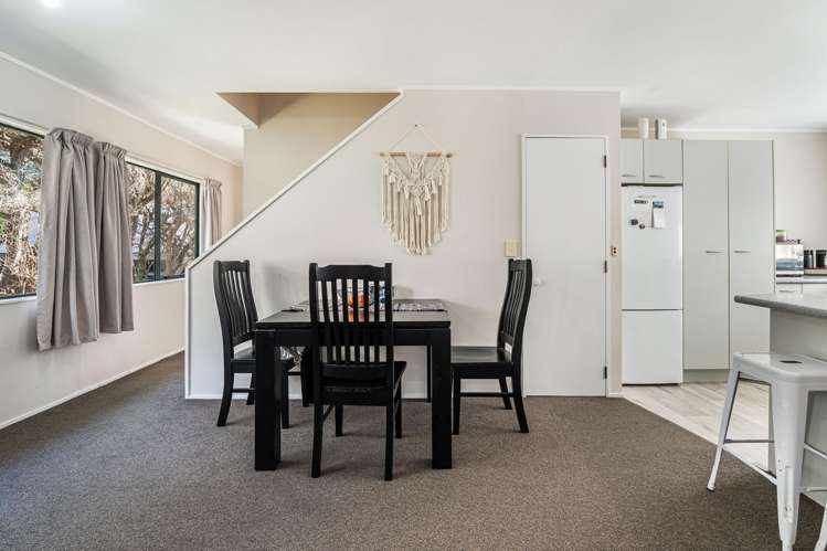 27 Brookvale Park Stanmore Bay_7