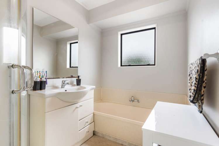 13 Meadowvale Rise Titirangi_9