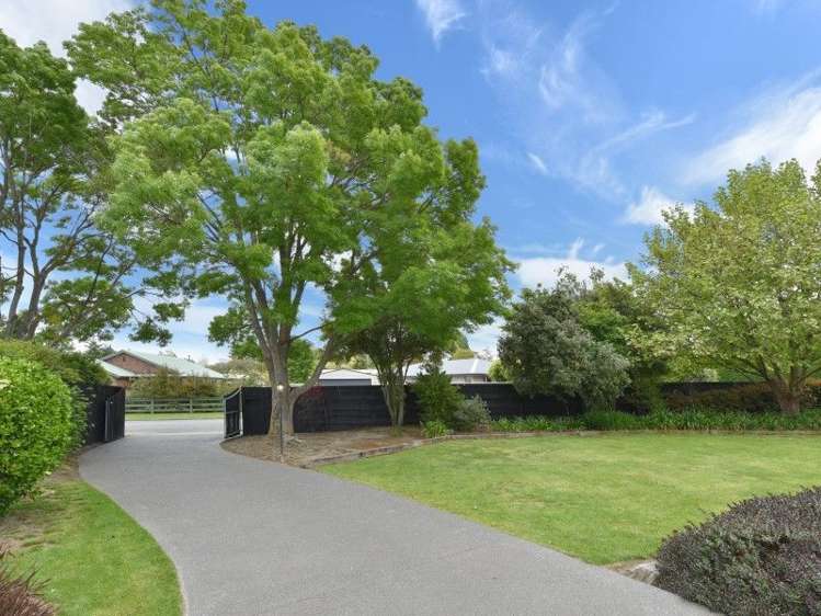 2 Woodglen Drive Woodend_16