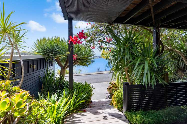 1184 Sandspit Road Sandspit_19