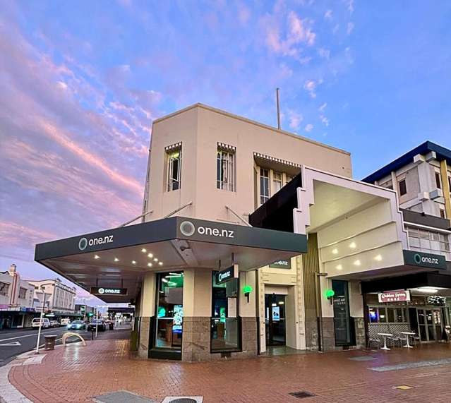 Investors mobilise for sale of flagship store site