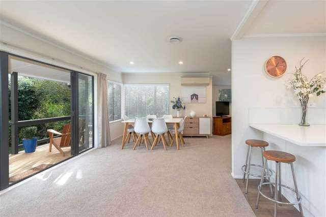 17 Orinda Close Botany Downs_2