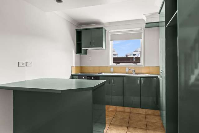 241 Marine Parade Napier South_4