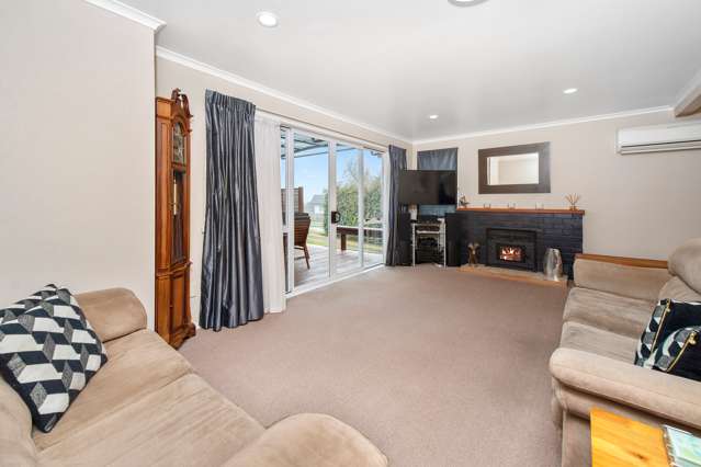 2 Paterson Grove Pukehangi_2