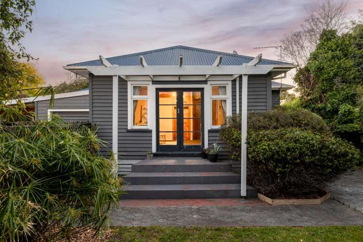 10 Steam Wharf Lane Woolston_15