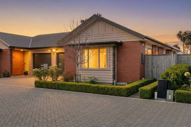 A Sunny Sanctuary - Over 60's Living