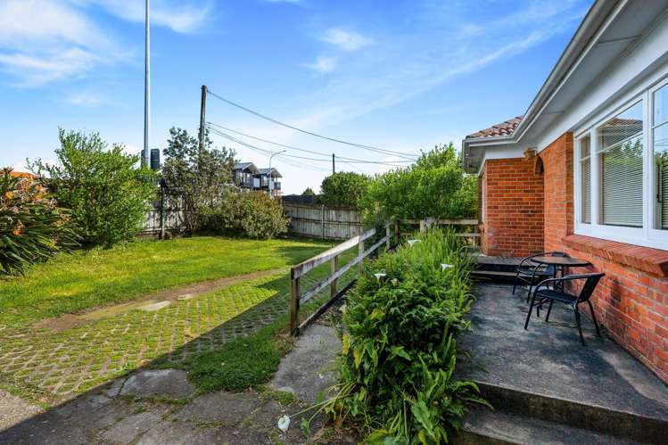 1614 Great North Road Waterview_12