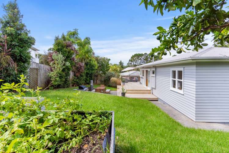 4 Packham Place Beach Haven_13