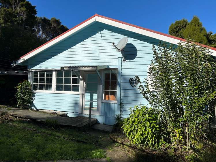 16 & 18 Seaview Road Paihia_19