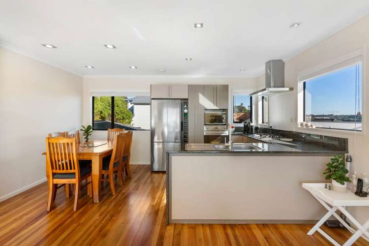 762 East Coast Road Oteha_7