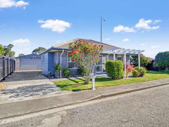Single-Level Living with Garden Flow