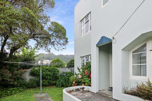 Woburn Art Deco Apartment