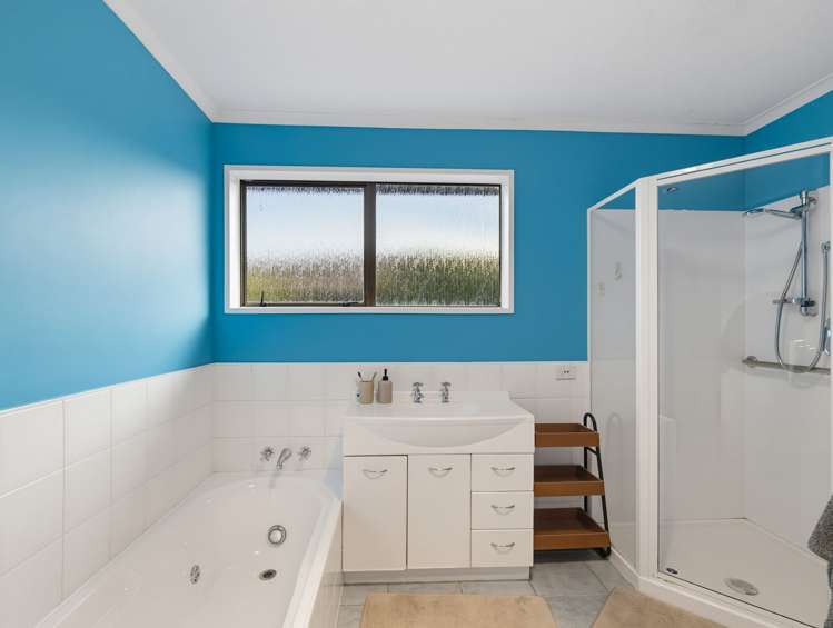 2 Regency Crescent Redwood_14